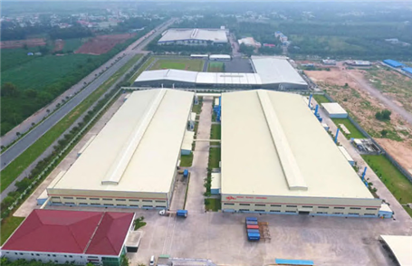 Công ty chúng tôi hiện đại hóa nhà máy mới.